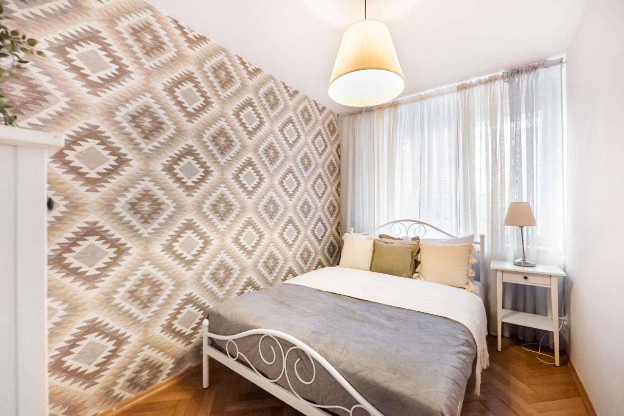 Metro Swietokrzyska Boho Aesthetic Apartment Варшава Экстерьер фото