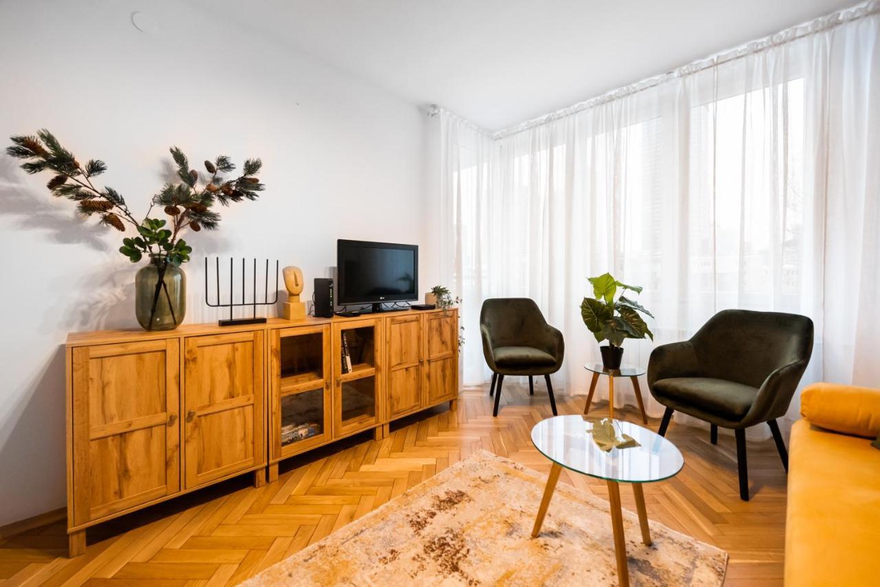 Metro Swietokrzyska Boho Aesthetic Apartment Варшава Экстерьер фото
