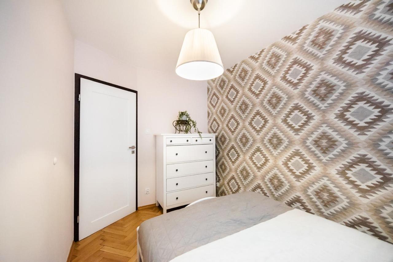 Metro Swietokrzyska Boho Aesthetic Apartment Варшава Экстерьер фото