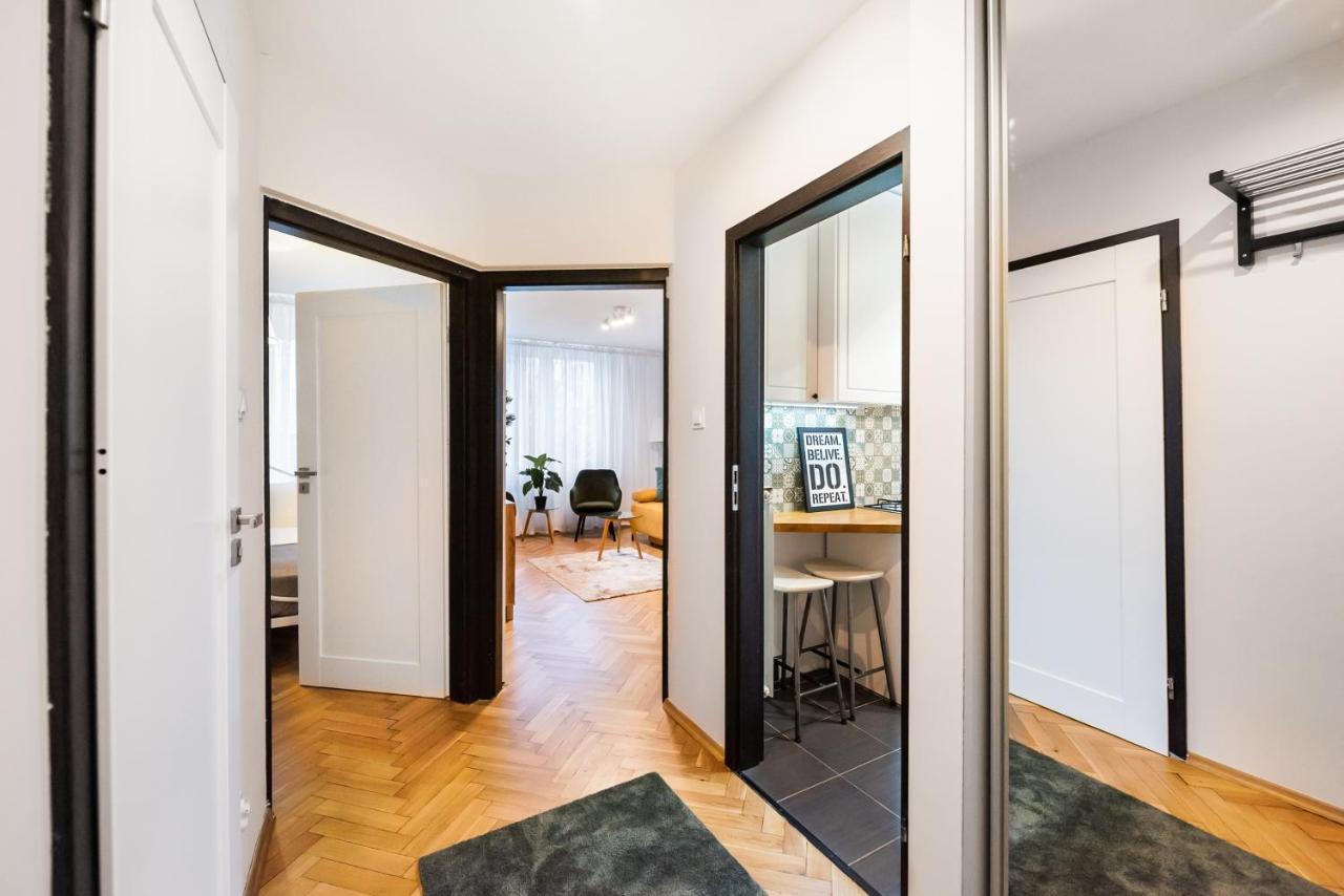 Metro Swietokrzyska Boho Aesthetic Apartment Варшава Экстерьер фото