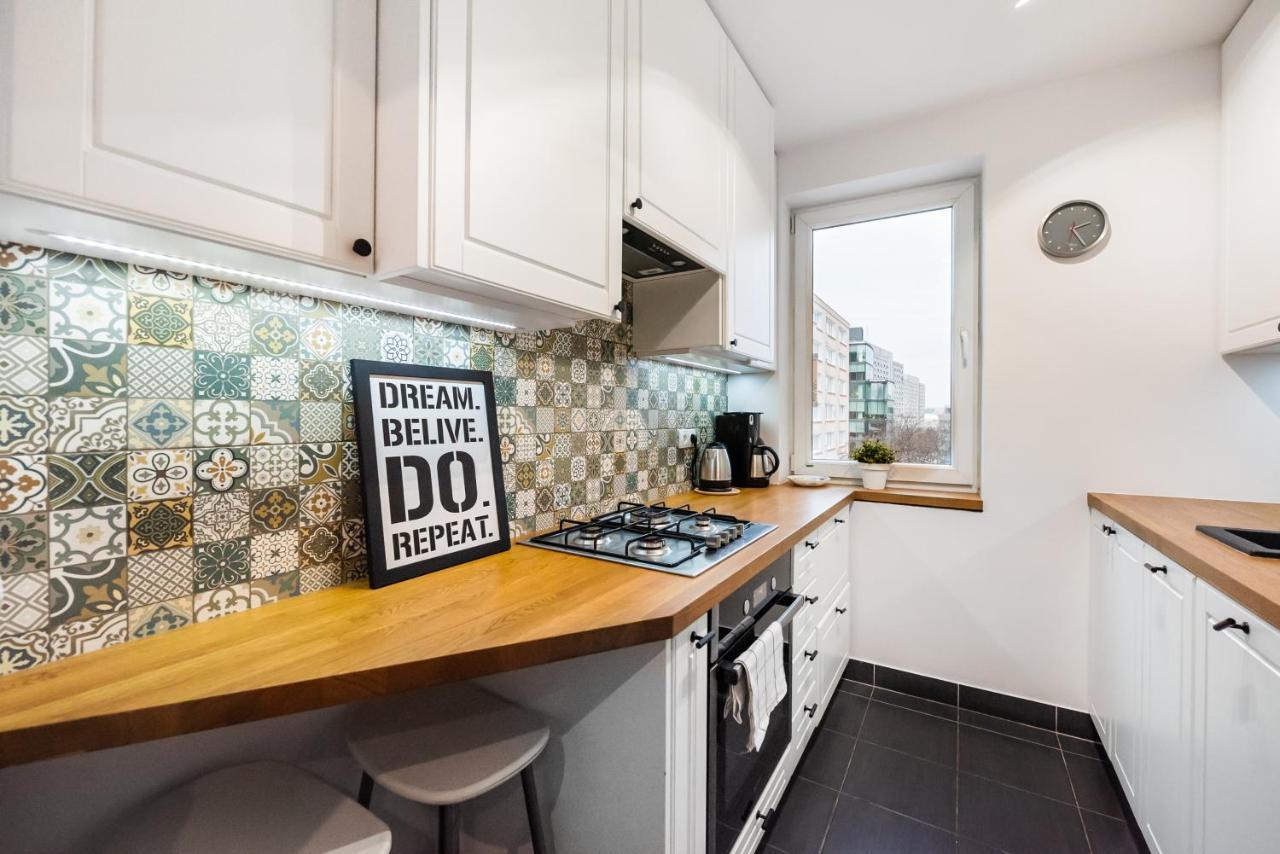Metro Swietokrzyska Boho Aesthetic Apartment Варшава Экстерьер фото